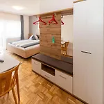 Gaestehaus Genf 3* Velden am Woerthersee