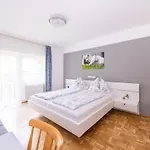 Guest house Gaestehaus Genf Velden am Woerthersee