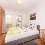 Gaestehaus Genf Velden am Woerthersee