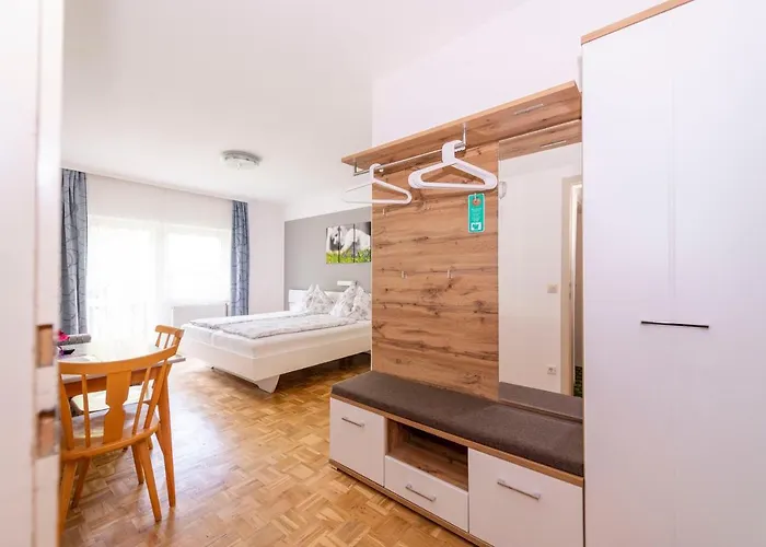 Pensión Gaestehaus Genf Velden am Wörthersee