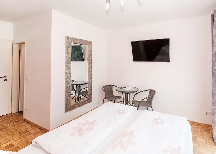 Pensión Gaestehaus Genf Velden am Wörthersee